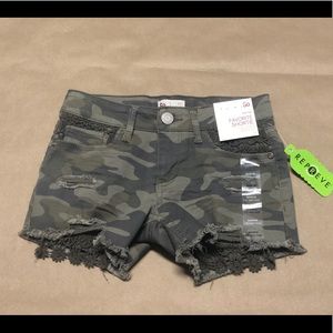 Girls cameo shorts NWT